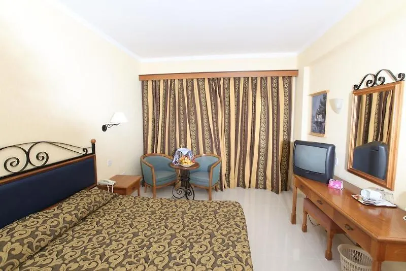 Tsokkos Gardens Hotel Protaras 4*,